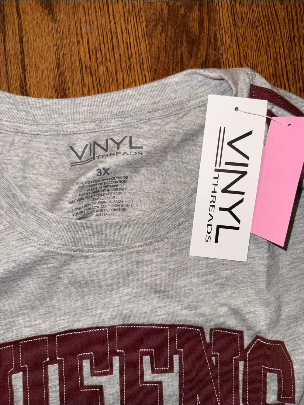 Queens 1923 Short Sleeve Tee - Gray & Maroon - Picture 2 of 3